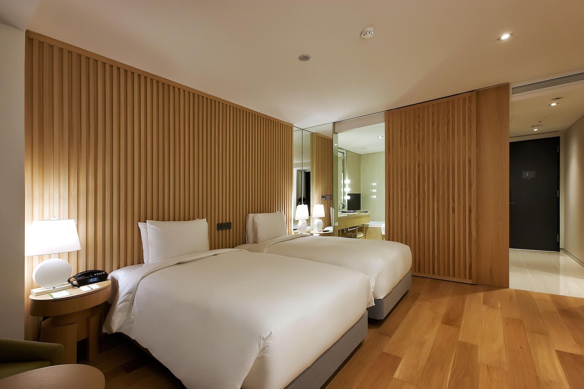 Hotel Entra Gangnam 3*